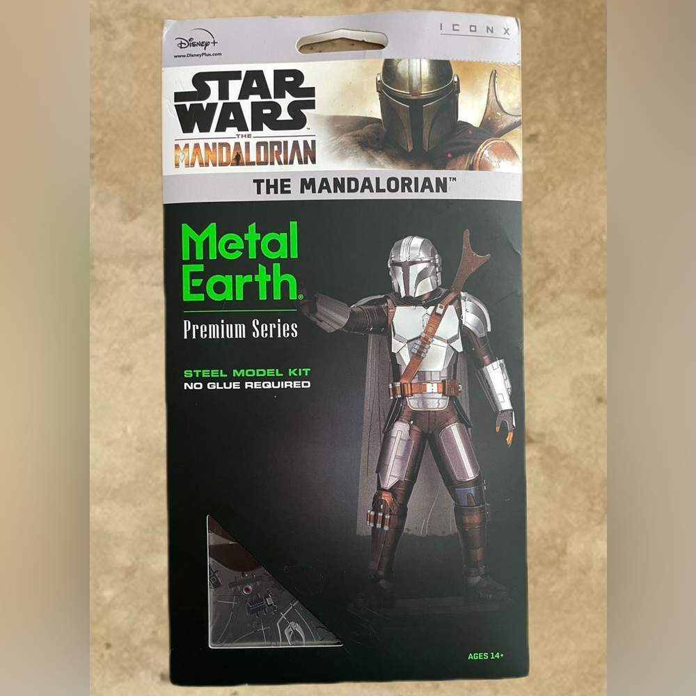 The Mandalorian Steel Model Kit